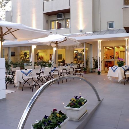 Hotel Nives ريتشوني المظهر الخارجي الصورة