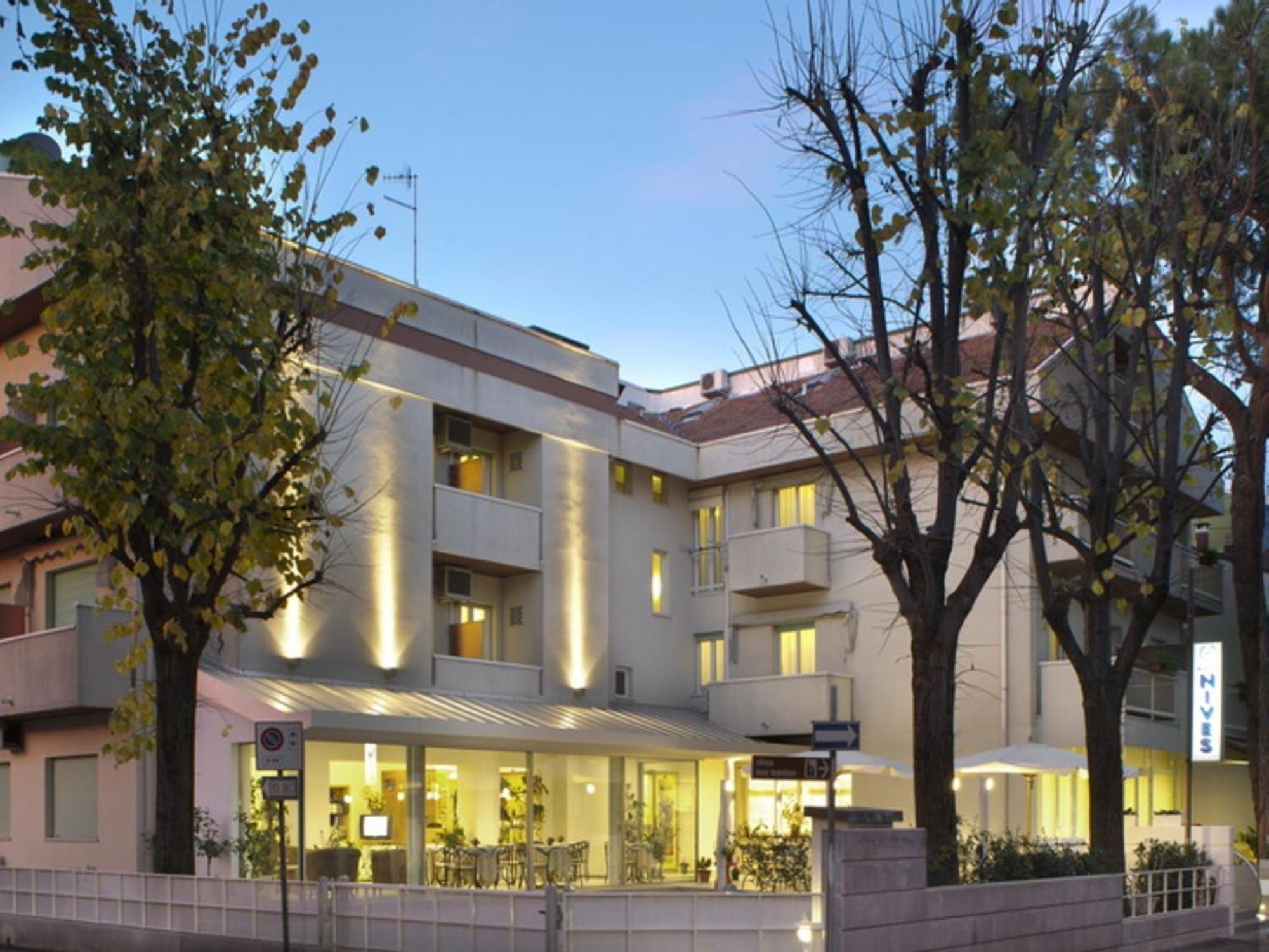 Hotel Nives ريتشوني المظهر الخارجي الصورة